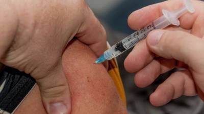 Американская вакцина Novavax показала высокую эффективность против COVID-19