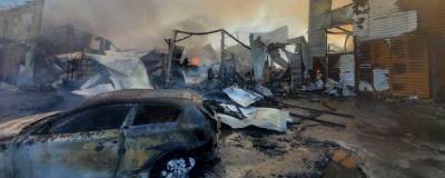В подмосковной деревне Калиновка в автосервисе сгорели 22 автомобиля