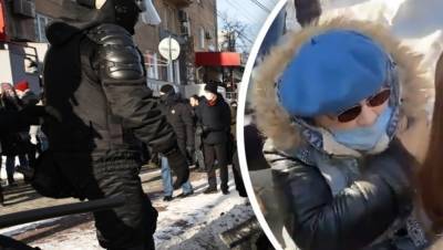 СК отказался проверять полицейского, толкнувшего пенсионерку на митинге в Челябинске