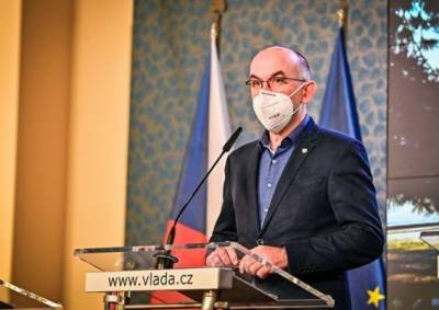 В Чехии не разрешат снимать маску на пустой улице