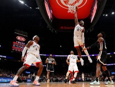НБА: Атланта минимально обырала Торонто, Клипперс разгромил Голден Стэйт