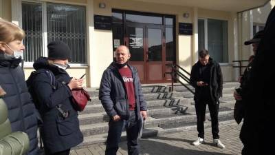 Гродненский областной суд оставил в силе приговор предпринимателю и бывшему газетчику Ромуальду Улану