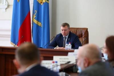 Астраханский губернатор обвинил чиновников в неумении общаться с людьми