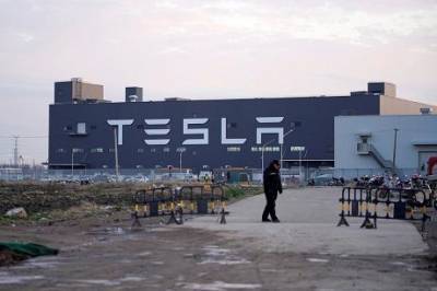 В США на заводе Tesla возник пожар (ФОТО)