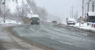 Снегопад создал проблемы на дорогах Грузии