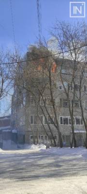 В Екатеринбурге горит здание НИИ