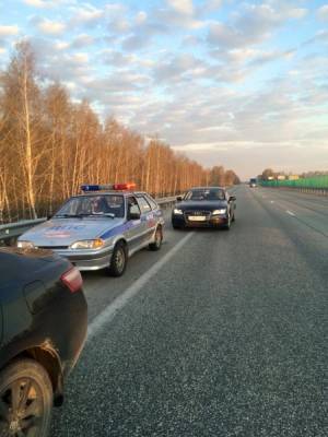В Свердловской области полицейские устроили погоню за иномаркой, водитель которой незаконно перевозил карабин