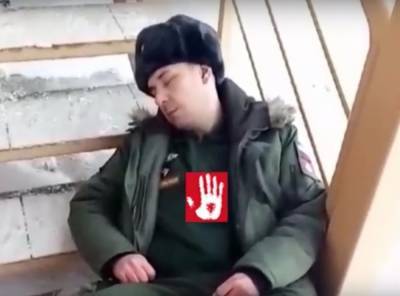 Неадекватный житель Троицка в форме прокурора устроил дебош в гостинице Челябинска