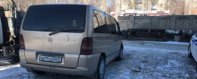 Припаркованный Mercedes в Тамбове задавил владельца - runews24.ru - Тамбов