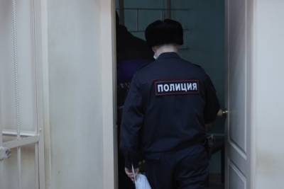 Житель Краснотурьинска рассказал об избиениях в полиции. В МВД назвали это влиянием на суд