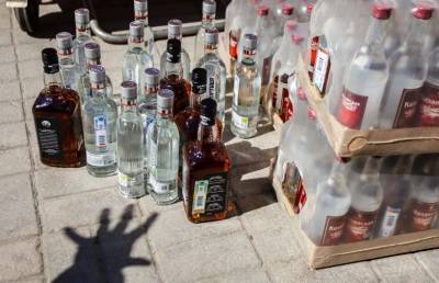 В Смоленской области будут судить бизнесмена, торговавшего «левым» алкоголем и сигаретами