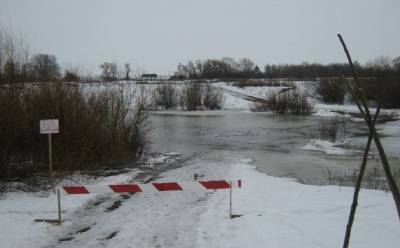 Подтопило первый мост на реке Олым в Липецкой области