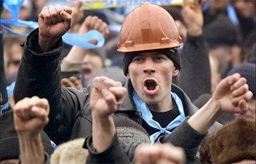 На белорусских предприятиях растет недовольство рабочих из-за невыплаты зарплат
