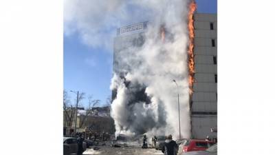 "Здание рушилось на глазах": работница самарского ТОЦ "Скала" рассказала о пожаре