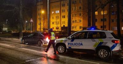 За нахождение в одной машине подростки получили штрафы по 40 евро