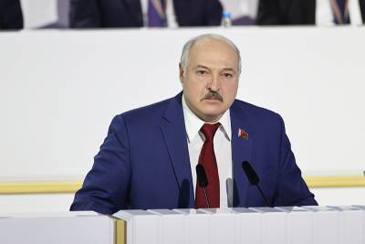 Лукашенко решил пока не вакцинироваться от коронавируса