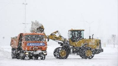 Лопату не убирать: заваленная снегом Камчатка готовится ко второй волне циклона