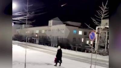 Очевидцы засняли падение метеора в Якутии