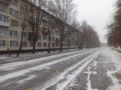 Перед снегопадом на дороги Петербурга вывели более 800 спецмашин для уборки снега