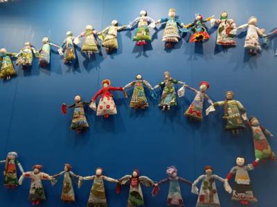 Национальные мотивы на выставке кукол в Москве