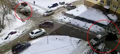 Четыре автомобиля столкнулись у одного дома в Петрозаводске (ВИДЕО)