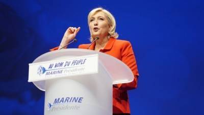 Битва за Францию. Националистка Ле Пен готовится поменять власть «собачников»