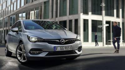 Opel вывела на тесты хетчбэк Astra нового поколения