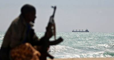 Нападение на танкер у берегов Африки: в МИД заявили, что украинцев нет на борту (ФОТО)
