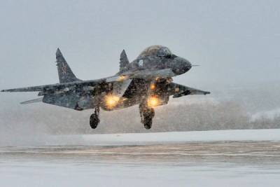 В Арктике впервые на боевое дежурство заступили палубные МиГ-29К