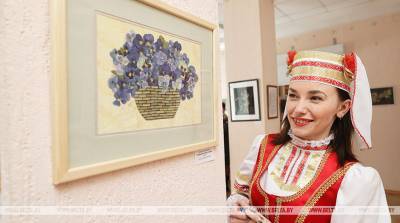 ФОТОФАКТ: Выставка клуба любителей флористики "Анюта" и мастера Елены Батарчук открылась в Витебске