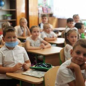В Ужгороде из-за коронавируса приостанавливают обучение в 1-4 классах