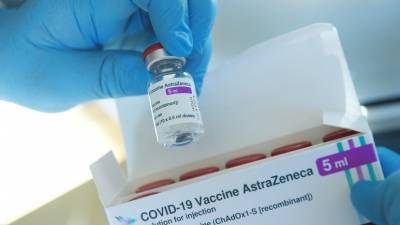 Во Франции рекомендовали продолжить использовать вакцину AstraZeneca