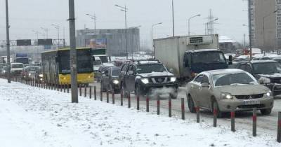 Пробки в Киеве: из-за погоды движение по дорогам затруднено (карта)