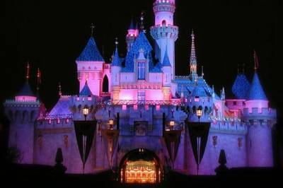 Disneyland в Париже не станет открываться 2 апреля