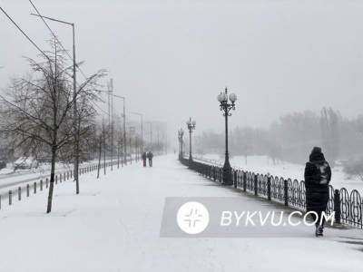 В Киеве снова снежит: атмосферные фото