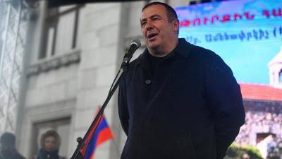 Один из лидеров армянской оппозиции заявил о планах встретиться с Пашиняном