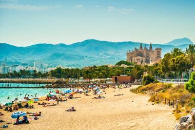 Туристам открыли Мальорку и Испанию перед пасхальными каникулами: МИД Германии