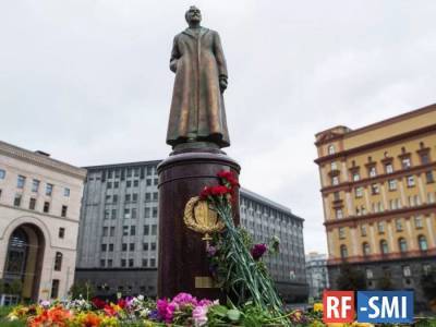 Депутат призвал перепроверить онлайн-голосование за памятник на Лубянке