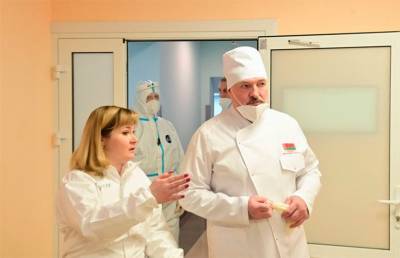 Борьба с COVID-19 в регионах: Лукашенко посетил красную зону Молодечненской районной больницы