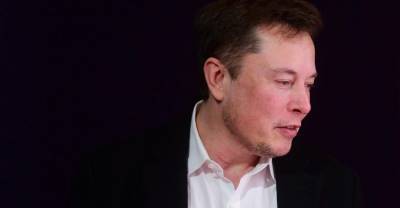 Инвестор Tesla подал в суд на Илона Маска за его твиты
