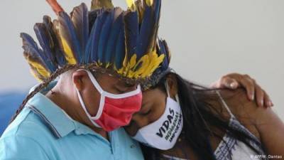 Бразилия вышла на второе место в мире по заражения коронавирусом