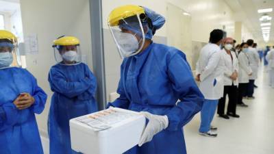В Эквадоре более 100 тысяч человек вакцинированы от коронавируса