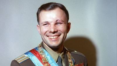 «Он был очарователен»: Елизавета II вспомнила знакомство с Юрием Гагариным