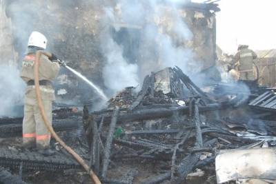 Чета пенсионеров погибла на пожаре в забайкальском селе