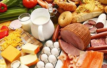 В Беларуси рванули вверх цены на молоко, хлеб, курицу, крупы, картошку, лекарства
