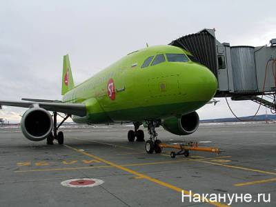 Самолет авиакомпании S7 из-за отказа двигателя совершил экстренную посадку в Тюмени