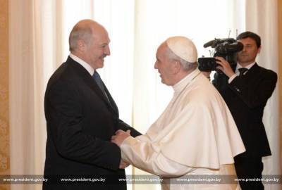 Лукашенко заявил, что Минск и Ватикан могут решать любые вопросы в атмосфере доверия