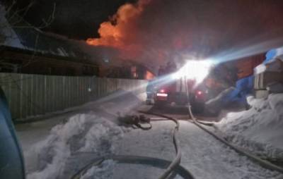 Не хватало воды: кадры страшного пожара в Челябинской области