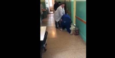 В Закарпатской областной клинической больнице пациент устроил скандал, завязалась драка с врачами - видео - ТЕЛЕГРАФ