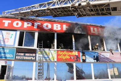 Прокуратура Сыктывкара организовала проверку в связи с пожаром на рынке "Народный"